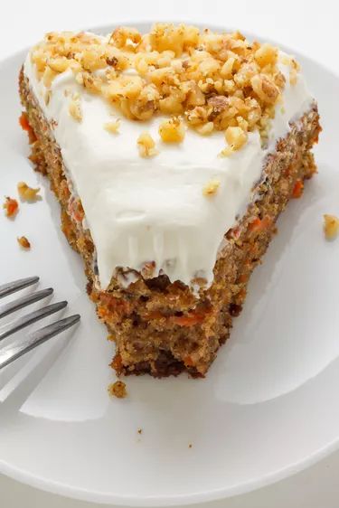 Box Carrot Cake Recipe, Cake Mix Carrot Cake Recipe, Recipe Using Carrots, Carrot Cake Recipe Homemade, Box Cake Recipes, Butter Cakes, Easter Brunch Menu, Carrot Cake Bars, Homemade Carrot Cake