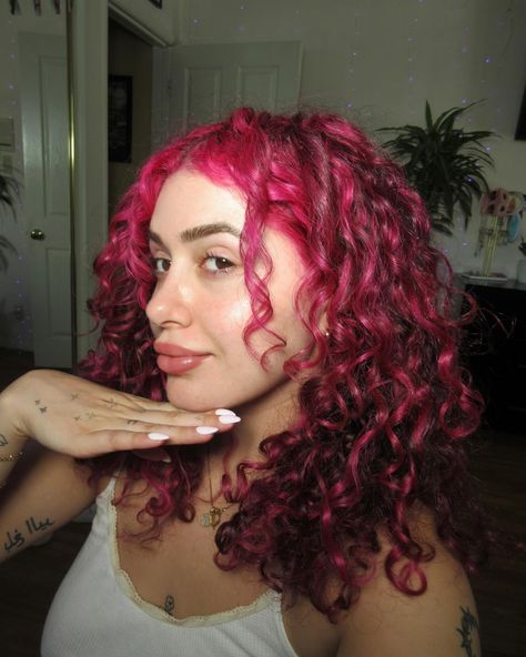 my whole feed is flooded w pics of me in full glam, but i look like this 90% of the time💝 enjoy these makeup free pics of your fave pink haired angel baby fairy princess🧚🏼‍♀️💖✨💅🏻 - - hair by none other than @__letmedoyourhair__ 🦄💞 Short Red Hair Costume Ideas, Dyed Hair For Curly Hair, Curly Pink Highlights, Chunky Pink Highlights Curly Hair, Curly Hair With Pink Highlights, Curly Hair Colour Ideas, Alternative Curly Hair, Pink Highlights Curly Hair, Pink Hair Brown Skin