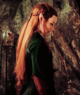 Tauriel Hair, Tauriel Aesthetic, The Hobbit Tauriel, Hobbit Tauriel, Legolas And Tauriel, Kili And Tauriel, Reddish Hair, Tauriel, Sleek Bun