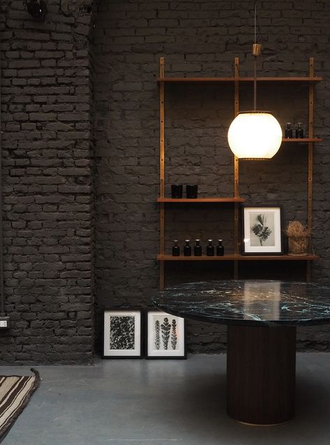 Six Gallery, Milan -My favourite highlights and trends from Milan Design Week 2018 Painted Brick Interior, Brick Wall Living Room, Painted Brick Wall, Remodeling Trends, Painted Brick Walls, Black Brick Wall, Interior Brick, Brick Interior Wall, Brick Interior