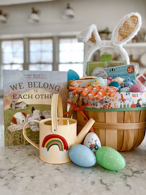 Fun Easter Baskets, Easter Things, Easter Basket Crafts, Boys Easter Basket, Baby Easter Basket, Easter Display, Girls Easter Basket, Holiday Baskets, Easter Baskets For Toddlers