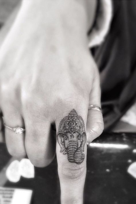 Elephant Tattoo | Tattoo Ideas and Inspiration Infinity Finger Tattoos, Boho Style Tattoos, Elephant Finger Tattoo, Skull Finger Tattoos, Doctor Tattoo, Tiny Finger Tattoos, Diy Tattoo Permanent, Tattoo Finger, Tattoos Infinity