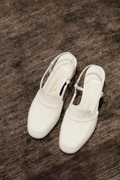 Chanel Wedding Shoes, Old Money Wedding Aesthetic, Elliot Grainge, Chanel Wedding Dress, Wedding Dress Fitting, Vivienne Westwood Wedding Dress, Chanel Wedding, Dixie Cups, Music Executive