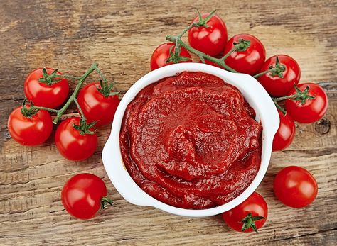 tomato paste Diy Dressings, Can Dogs Eat Tomatoes, Homemade Tomato Paste, Best Foods For Skin, Food For Glowing Skin, Sugar Free Ketchup, Homemade Pantry, Pepper Salt, Canning Tomatoes