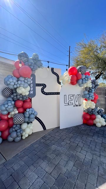 Fast One Balloon Garland, Race Car Birthday Backdrop, Fast One Backdrop, Race Car Table Decorations, Race Car Balloon Garland, Two Fast Backdrop, Race Car Centerpiece Ideas, Car Theme Backdrop, Race Car Backdrop