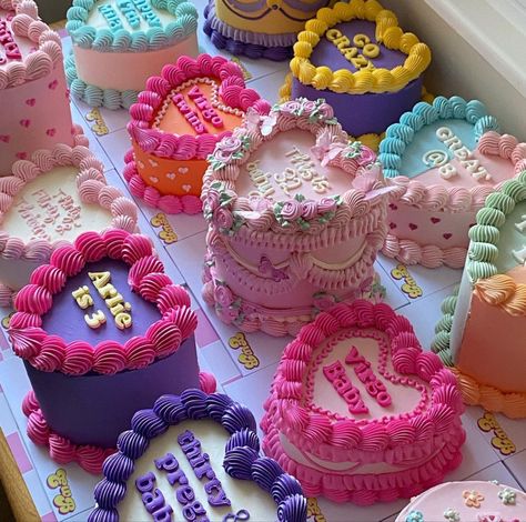 Multiple small heart shaped vintage birthday cakes with colorful frosting and various sayings 26 Birthday Cake, Heart Birthday Cake, Cake Decorating Party, Friendship Group, Vintage Birthday Cakes, Heart Cakes, Creative Cake Decorating, Cake Inspo, Pretty Dessert