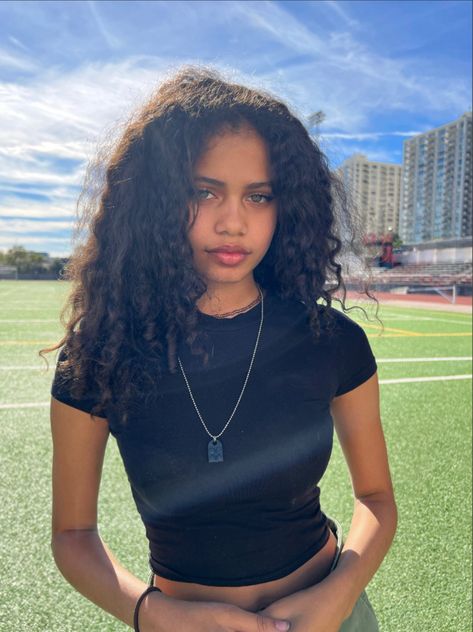 Ethan Mbappe, 13 Year Girl, Pretty Dark Skin, Pretty Brown Eyes, Mixed Curly Hair, Brown Curly Hair, Curly Girl Hairstyles, Brown Girl, Curly Girl