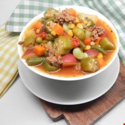 Granny's Okra Soup Okra Soup Recipe, Okra Soup, Okra And Tomatoes, Okra Recipes, Hamburger Soup, Grandma's Kitchen, Canned Vegetables, Homemade Noodles, Chicken Noodle Soup Homemade