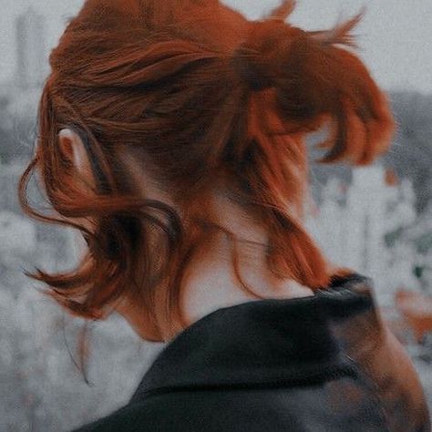 Redhead Short Hair Aesthetic, Ginger Fluffy Hair, Short Ginger Hair Aesthetic, Copper Short Hair, Orange Hair Aesthetic, Ginger Hair Aesthetic, Fantasy Book Aesthetic, Flight Of Icarus, Short Copper Hair