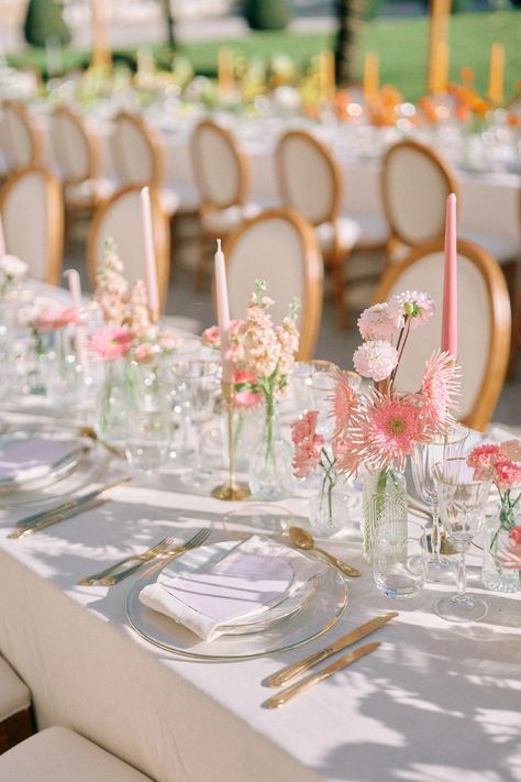 château wedding table setup - Google Search Elegant Pastel Wedding, Pastel Wedding Inspiration, Wedding Breakfast Tables, Pastel Wedding Theme Decoration, Pink Wedding Tables, Pastel Wedding Ceremony, Pastel Wedding Table, Pastel Flowers Wedding, Pastel Table Decor