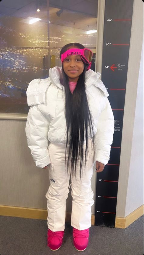 Poconos Outfit Winter, Ootd Ski, Snow Trip Outfit, Aspen Outfit Winter, Cute Snow Outfits, Snow Outfits For Women, Winter Inspo Outfits, Winter Vacation Outfits, Ski Trip Outfit