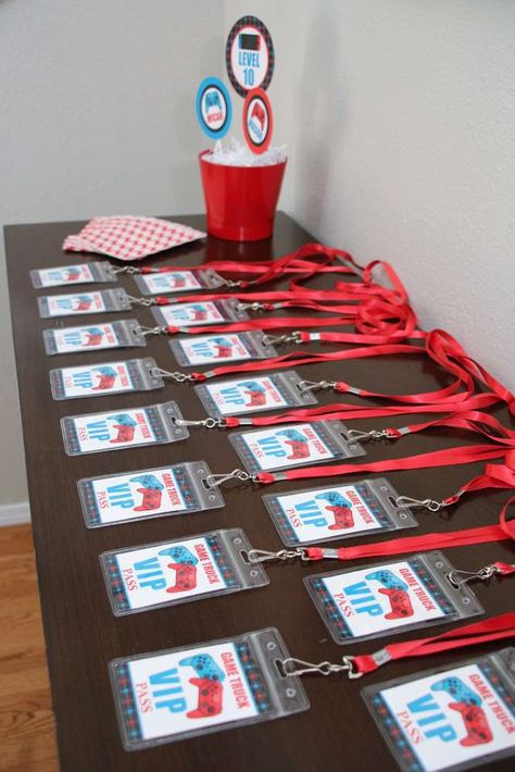 Gamers Themed Party, Gamer Party Favor Ideas, Youtuber Birthday Party Ideas, Game Truck Birthday Party Ideas, Gaming Truck Birthday Party, Arcade Birthday Party Favors, Nintendo Switch Themed Birthday Party, Video Game Birthday Party Games, Nintendo Switch Party Decorations