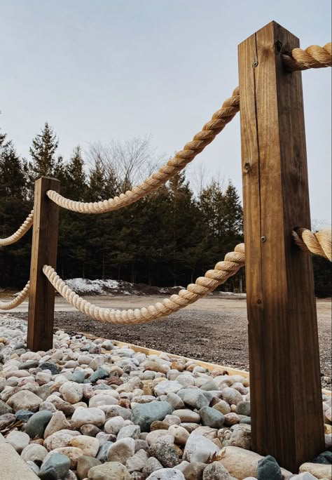 Wood Post And Rope Fence, Wood And Rope Fence, Fence Rope Ideas, Beach Rope Fence, Nautical Rope Fence Ideas, Rope Design Interior, Fence With Rope, Rope Fencing Ideas, Garden Rope Fence Ideas