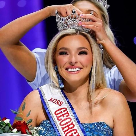 BQG | The Pageant Resource on Instagram: "Congratulations to the new #Georgia queens of #MissHighSchoolAmerica ❤️👑🍑
-
Miss Georgia Collegiate @kalinmoultrie
Miss Georgia Jr. High School America @thebritneywalker 
Miss Georgia High School America @amelia.reed_mia
Miss Georgia Elementary America @the_demi_davenport

#BQG #pageantresource #beautypageant #pageant #pageants #missearthusa #pageantgirl #pageantqueen #missusa #missworld #missuniverse #pageantlife #pageanttips #missearth #misshighschoolamerica" Pageant Tips, Miss Georgia, Pageant Life, Pageant Girls, Jr High, Miss Usa, January 23, Miss World, Beauty Pageant