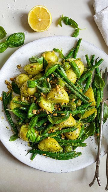 Green Potato Salad, Potato Green Bean, Lunch Spread, Italian American Food, Pesto Potatoes, Green Potatoes, Green Bean Salad, Potato Salads, Weekend Lunch