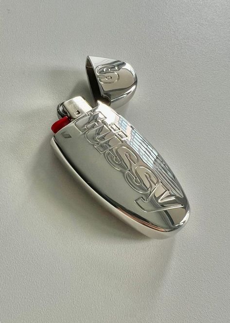 Stüssy Metal Pill Lighter Case Lighter Aesthetic Vintage, Men’s Accessories 2024, Silver Lighter Case, Lighter Aesthetic, Silver Lighter, Lighter Design, Vintage Lighter, Metal Lighter, Cool Lighters