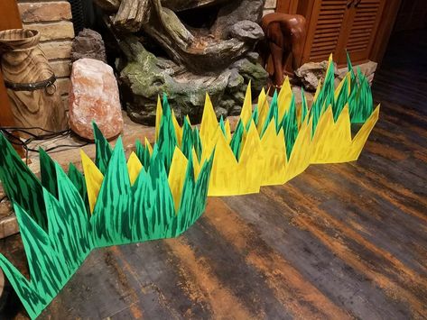 Grass Cardboard Grass Prop, Play Stage Design, Vbs Diy, Snake Birthday Party, Props For Christmas, 3 Billy Goats Gruff, Grass Hopper, Vbs Jungle, Snake Birthday