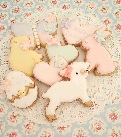 Top 15 Vintage Easter Cookie Decor Designs – Cheap Easy Snack Food Party Project - Way To Be Happy Spring Cookies, Easter Goodies, Party Projects, Easter Parade, Easter Blessings, Pretty Cookies, Easter Inspiration, Beautiful Cookies, Easter Time