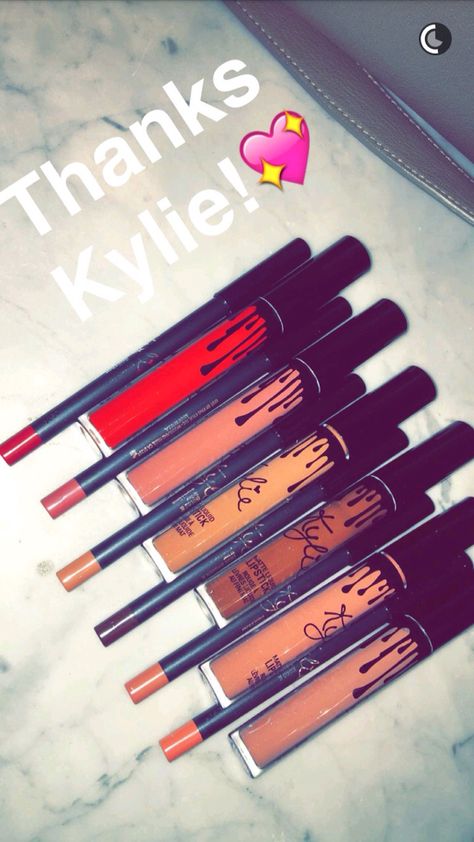 13. Own every Kylie LipKit color Kylie Lipkit, Kylie Lip Kit, Caking It Up, King Kylie, La Girl, Kylie Cosmetics, Instagram Models, I Icon, Kylie Jenner