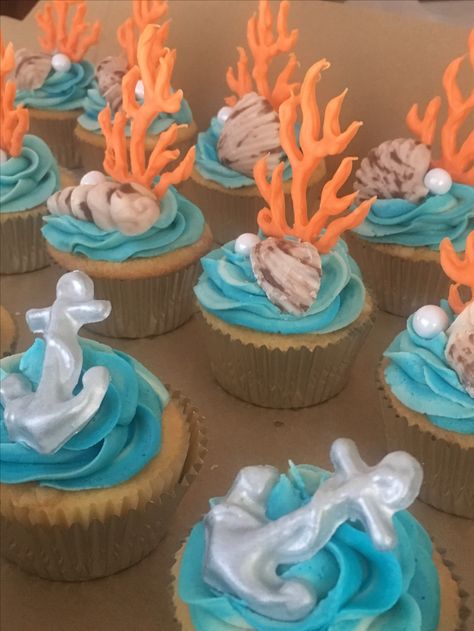 Under the sea cupcakes Under The Sea Sweet 16, Under The Sea Cupcakes, Undersea Party, Fish Cupcakes, Ocean Cupcakes, 12th Birthday Ideas, Fisherman Cake, Shark Cupcakes, Ocean Cake