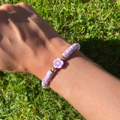 Clay Matching Bracelets, Clay Bead Bracelet Ideas Aesthetic Purple, Clay Bracelet Ideas Purple, Clay Bead Bracelet Ideas Flower, Spring Bracelets Clay Beads, Purple Bracelet Ideas Clay Beads, Pink Clay Bracelets, Clay Bead Bracelet Ideas Spring, Pretty Clay Bead Bracelet Ideas