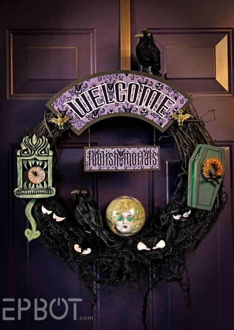 Squeaking in juuust before Halloween to show off my last crafty creation of the month:  A Haunted Mansion inspired door wreath! (Yep, my front door is HM purple. I painted it last year around Hallowee Haunted Mansion Wreath, Haunted Mansion Decor, Disney Wreath, Haunted Mansion Halloween, Disney Diy Crafts, Disney Haunted Mansion, Fall Halloween Crafts, Disney Decor, Theme Halloween