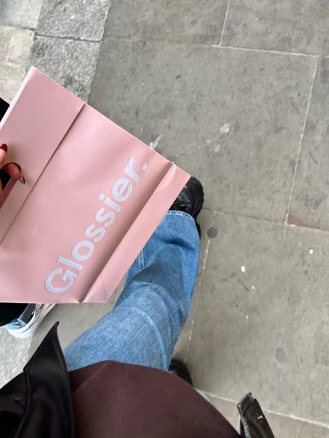 London Aesthetic Shopping, London Shopping Aesthetic, Shopping Haul Aesthetic, Glossier London, London Girl Aesthetic, Glossier Haul, Student Abroad, Glossier Aesthetic, London Shops