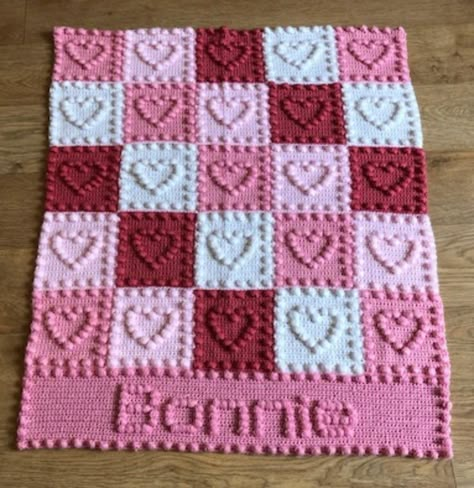 Crochet Blanket Chart, Motif Blanket, Crochet Letters, Bobble Crochet, Knitting Blogs, Baby Sewing Projects, Heart Motif, Crochet Blog, Manta Crochet