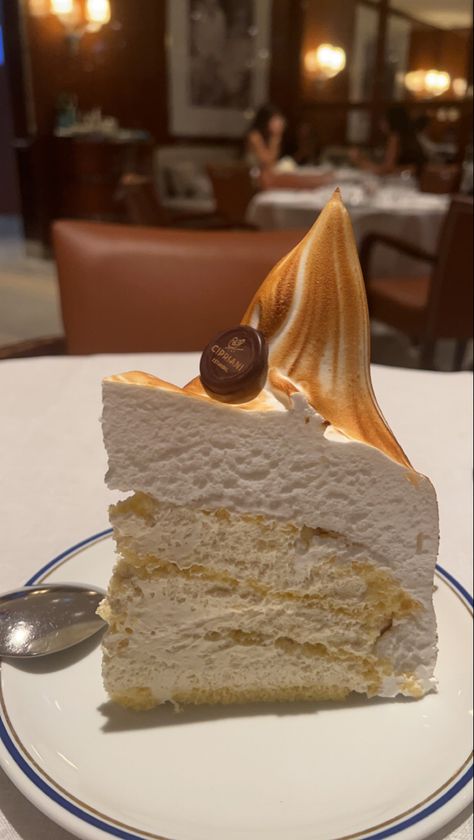 #cipriani #cake #erbil #istanbul Cipriani Cake, White Wine Aesthetic, Light Feminine Aesthetic, Aesthetic Night Life, Milan Aesthetic, Champagne And Caviar, Aesthetic Shades, Expensive Champagne, Shades Of Nude