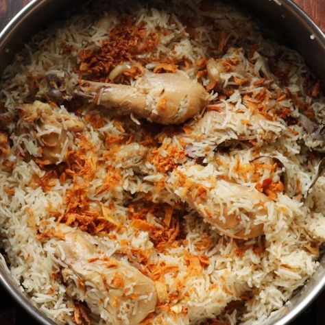 Yakhni Pulao Chicken, Yakhni Pulao, Veg Biryani, Pulao Recipe, Perfect Chicken, Cup Of Water, Mediterranean Cuisine, Plain Yogurt, Saute Onions