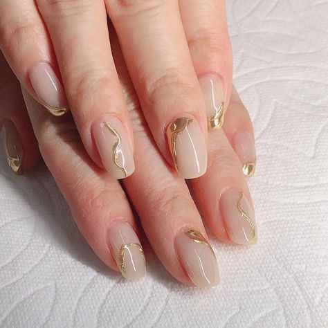 Cute Gold Nails, Gold Nail Ideas, Long Wear Nail Polish, Evil Eye Nails, Golden Nails, Gold Nail Designs, Chrome Nail Powder, Subtle Nails, Minimalist Nail Art