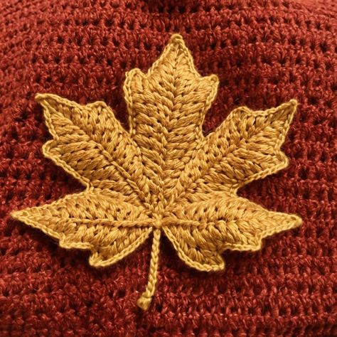 Pine Cone Crochet Free Pattern, Crochet Fall Tree, Free Maple Leaf Crochet Pattern, Crocheted Fall Leaves, Crochet Oak Leaves Free Pattern, Crochet Headbands Free Patterns, Crochet Maple Leaf Pattern, Crochet Autumn Patterns Free, Fall Crochet Table Runner