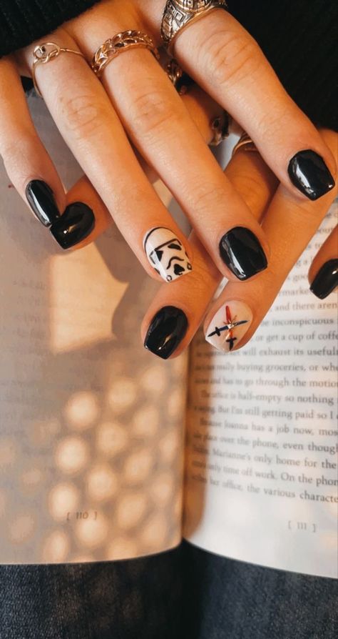 Black nails star wars nail inspo nail idea Simple Star Wars Nail Designs, Star Wars Nail Art Simple, Easy Star Wars Nails, Simple Star Wars Nails, Starwars Nails Simple, Lightsaber Nails, Darth Vader Nails, Star Wars Nails Simple, Stormtrooper Nails