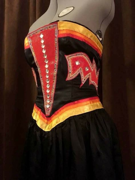 Native Prom Dresses, Native Clothes, Wing Dress, Native Clothing, American Stuff, Indigenous Fashion, Native Fashion, Diy Clothes Patterns, Native American Dress