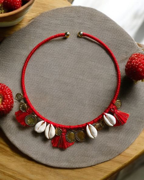 Bohemian Handmade Red Hasli Necklace. Follow @jewelwati for more. •Free shipping on every prepaid order. •COD Available •Easy returns/exchange •To place order click the website link in bio 💻 •You can also DM us / WhatsApp on 9330793275 to order. . . . . #handmadejewelry #handmadenecklace #haslinecklace #bohojewelry #bohojewellery . . . . ( boho jewellery, handmade jewelry, hasli necklace, handmade necklace, bohemian jewellery) Garba Choli, Mirror Jewellery, Hasli Necklace, Painting Colour, Navratri Collection, Boho Jewelry Diy, Thread Bangles Design, Bohemian Fabric, Diy Jewellery Designs