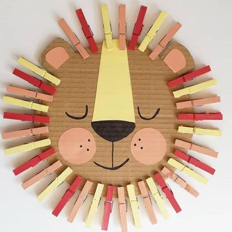 Lion clothespins animal craft  #Regram via @B19qs3nn6YC Preschool Lion Activities, Lion Activities For Toddlers, Lion King Activities For Kids, Lion King Crafts, Lion Games, King Craft, Jungle Theme Classroom, Lion Craft, Morning Basket