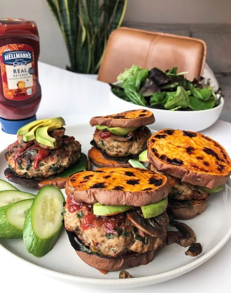 Sweet Potato Burger, Paleo Burger, Potato Burger, Potato Buns, Dinner And Lunch Recipes, Sweet Potato Burgers, Sweet Potato Buns, 75 Hard, Fitness Recipes