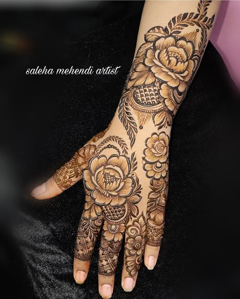 Official account of mehendi_tales https://www.instagram.com/mehendi_tales?igsh=NWN5cWZrZTdlNjZw 3d Mehendi Designs, 3d Mehndi Design, 3d Mehendi, 3d Mehndi, Short Mehndi, Khafif Mehndi, Floral Mehndi, Rajasthani Mehndi, Palm Mehndi