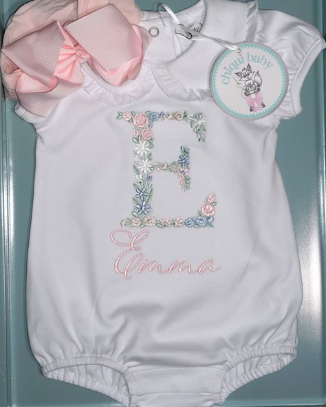 Floral design with all pastel colors 😍 gracias por la confianza! @sofiamedit #embroidery #customized #pima #cotton Light Pink Bow, Girl Coming Home Outfit, Girls Coming Home Outfit, Baby Monogram, Coming Home Outfit, Personalized Embroidered, Home Outfit, Floral Baby, Girls Rompers