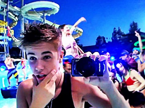 Beauty And A Beat, Justin Bieber Music Videos, Justin Bieber Music, Justin Bieber Songs, Justin Bieber Gif, Writing About Yourself, Charli Damelio, Your Boyfriend, Love Yourself