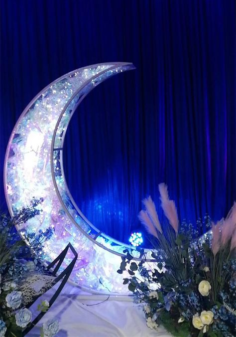 Quinceanera Starry Night Theme, Under The Stars Quinceanera Theme Centerpieces, Lala Land Prom Theme, Under The Stars Quinceanera Theme, Moon Wedding Theme, Stage Background, Prom Theme, Prom Decor, Moon Wedding