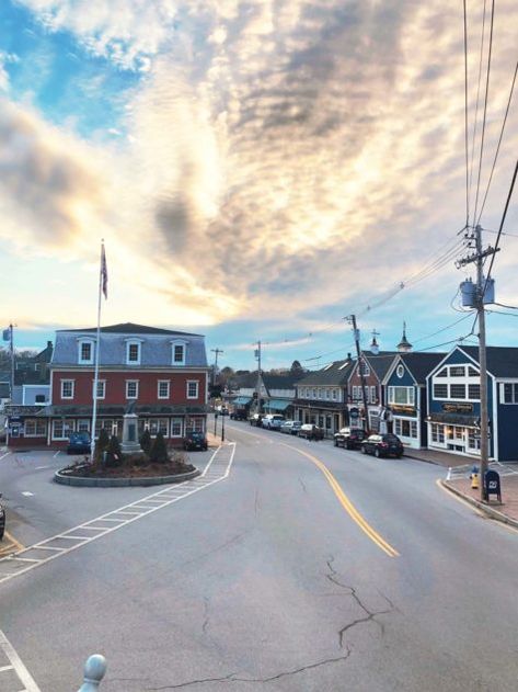 48 Hours in Kennebunk + Kennebunkport - The Maine Mag Kennebunkport Maine Things To Do, Christmas Prelude Kennebunkport, Kennebunkport Maine Fall, Camden Maine Restaurants, Maine Sightseeing, Maine Fall, Kennebunk Maine, Boston Trip, Maine Trip