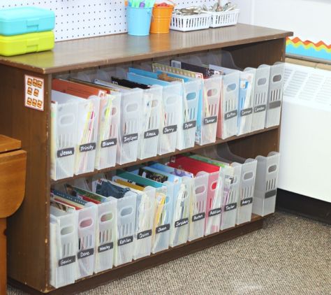 Daily 5 Kindergarten, Ways To Organize Your Home, Kindergarten Organization, Student Storage, Differentiated Kindergarten, Phonics Resources, Read To Self, Morning Tubs, Book Bins