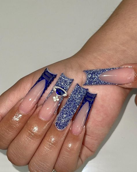 nails by: nailsxjocyy on insta <3 Royal Blue Prom Nails, Navy And Silver Nails, Navy Blue Nail Designs, Sliver Nails, Silver Acrylic Nails, Blue Prom Nails, Blue And Silver Nails, Pink Tip Nails, Prom Nails Silver