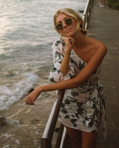 Roll Dress, Salty Blonde, Billabong Dress, Beach Photography Poses, Mini Wrap, Flutter Dress, Estilo Chic, Summer Chic, Fashion Night