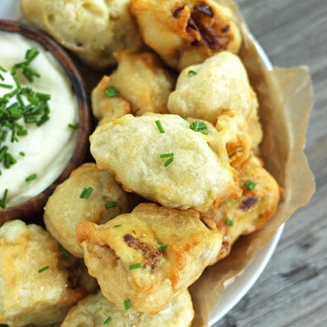 12 winning vegan recipes for super bowl Sunday - 3 Ingredient Beer Battered Artichoke Hearts Artichoke Hearts Recipe, Fried Artichoke Hearts, Artichoke Heart Recipes, Fried Artichoke, Impressive Appetizers, Beer Battered, Appetizer Bites, Beer Batter, Vegan Appetizers