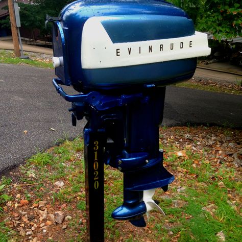 Lake house mailbox! House Mailbox Ideas, Nautical Mailbox, Cottage Accessories, House Mailbox, Antique Mailbox, Cool Mailboxes, Sales Ideas, Vintage Mailbox, Mailbox Ideas