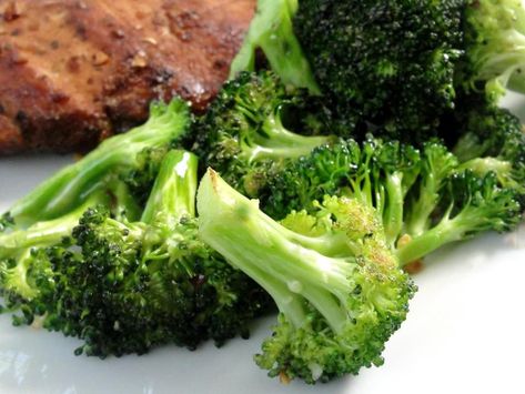 Pan Fried Broccoli, Grilled Broccoli, Savory Sides, Delicious Sides, Fried Broccoli, Greenbean Casserole Recipe, Pan Fry, Broccoli Recipe, Vegetable Side Dishes Recipes