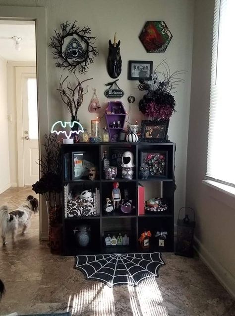 Decor With Mirrors, Gothic Decor Bedroom, Goth Bedroom, Room Decor Aesthetic, Aesthetic Room Ideas, Dark Home Decor, Rooms Ideas, Goth Home, Goth Home Decor