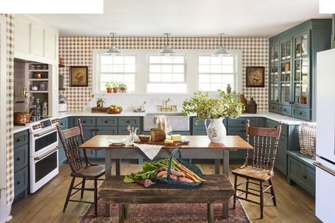 Gingham Kitchen, Gingham Wallpaper, Bowls Recipes, Green Kitchen Cabinets, Fresh Kitchen, Kitchen Wall Colors, Healthy Bowls, Wine Barrels, Rustic Farmhouse Kitchen